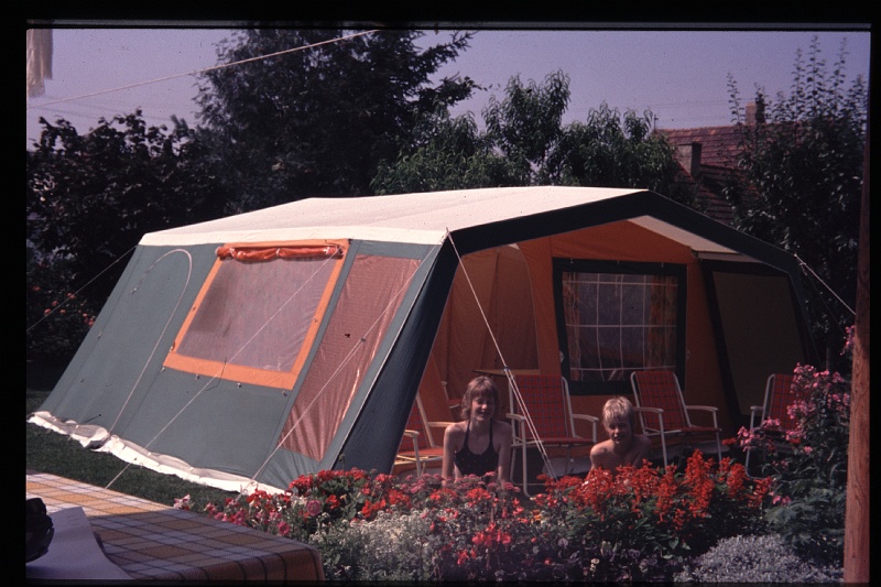 12.Regensburg jul 1975 Marion,Peter.JPG